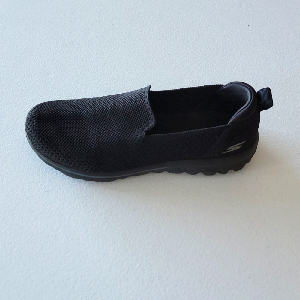 Nearly New Black Sketchers Slip-ons